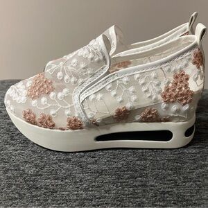Women’s Platform Sneakers. Never worn. Size 5.5